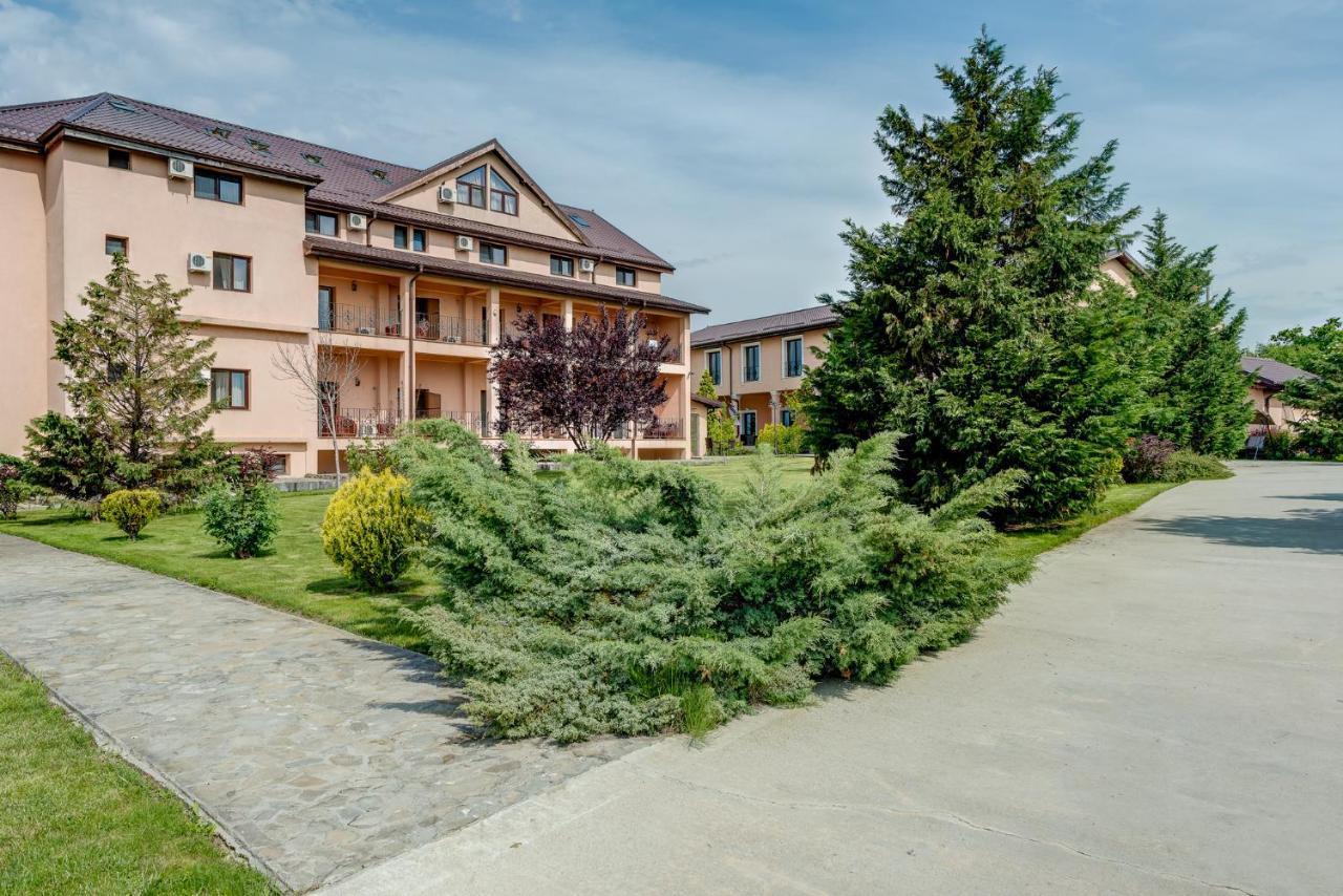 Club Insieme Grand Resort Potlogi Exteriér fotografie