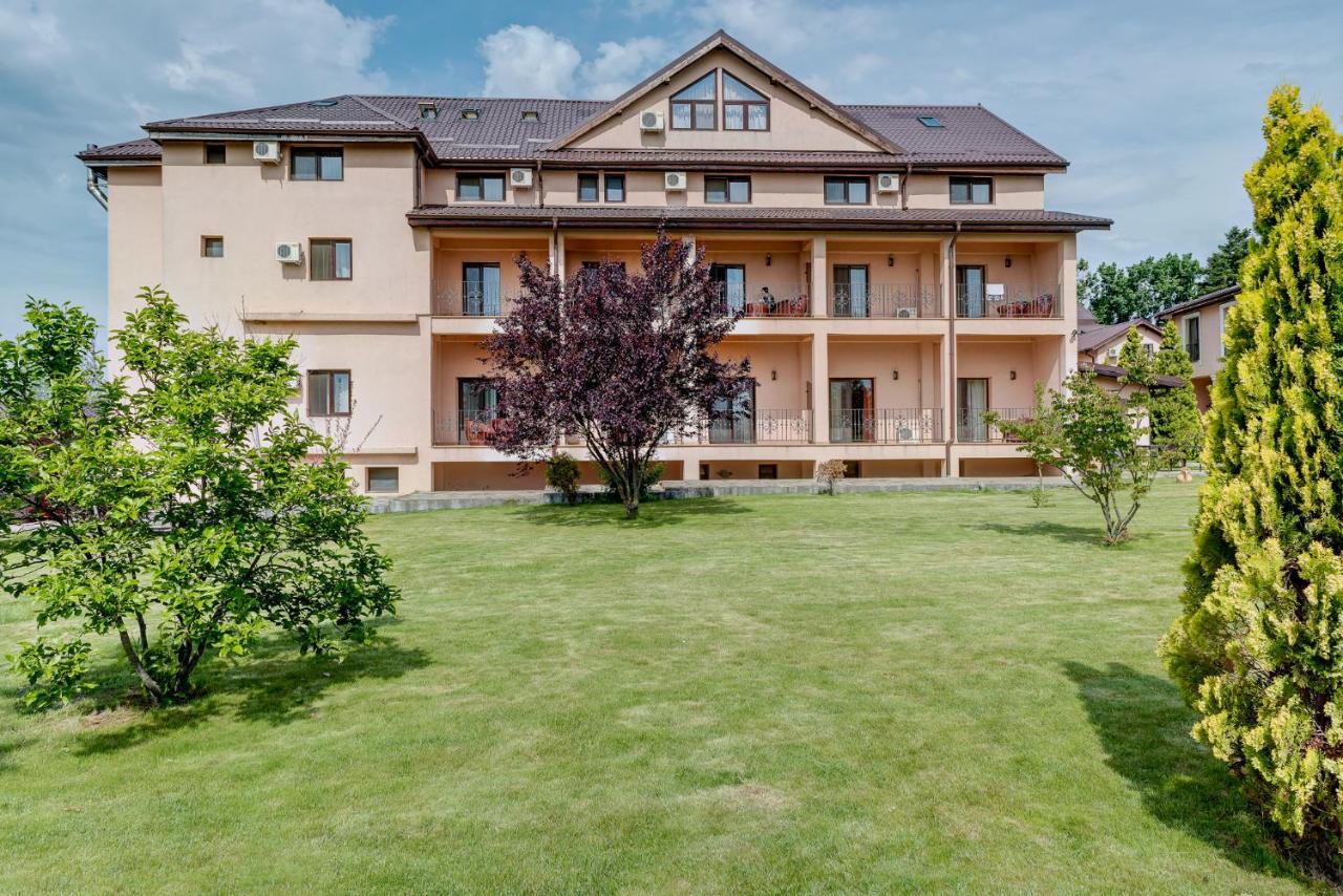 Club Insieme Grand Resort Potlogi Exteriér fotografie