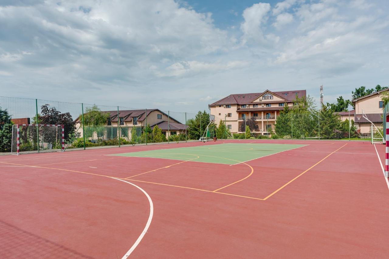 Club Insieme Grand Resort Potlogi Exteriér fotografie