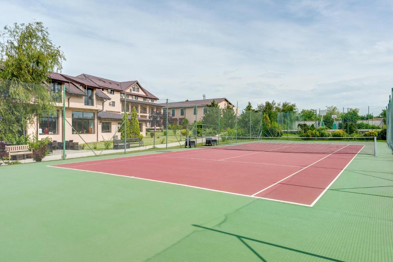 Club Insieme Grand Resort Potlogi Exteriér fotografie