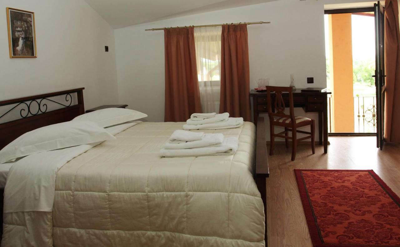 Club Insieme Grand Resort Potlogi Exteriér fotografie