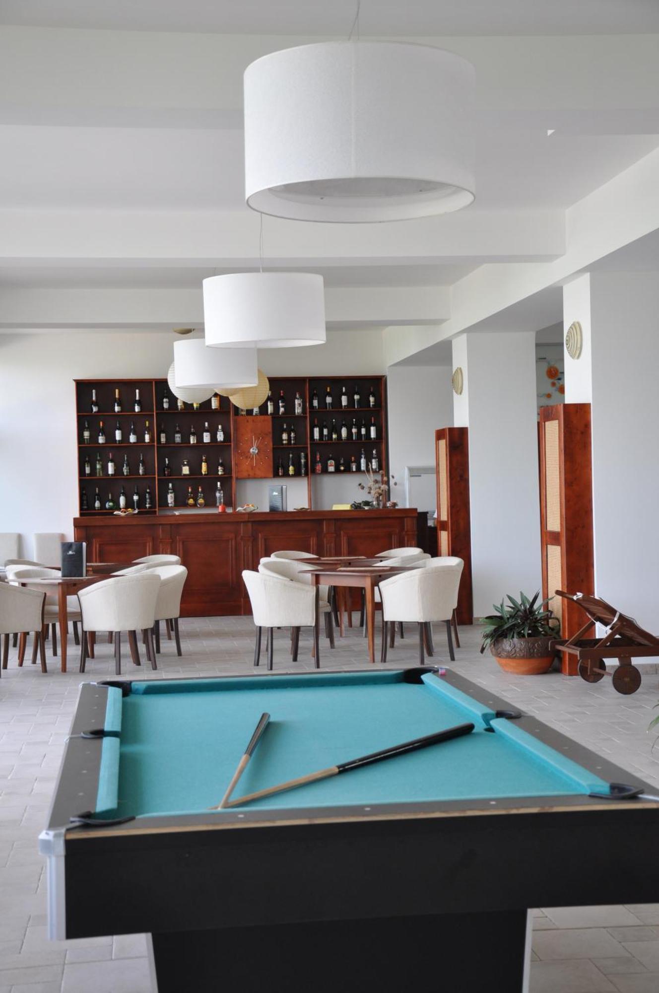 Club Insieme Grand Resort Potlogi Exteriér fotografie